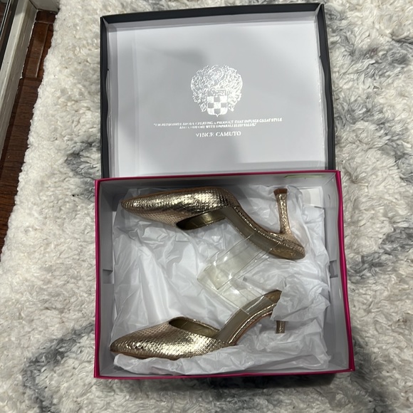 NWOT Vince Camuto Kempern pump - Picture 3 of 9